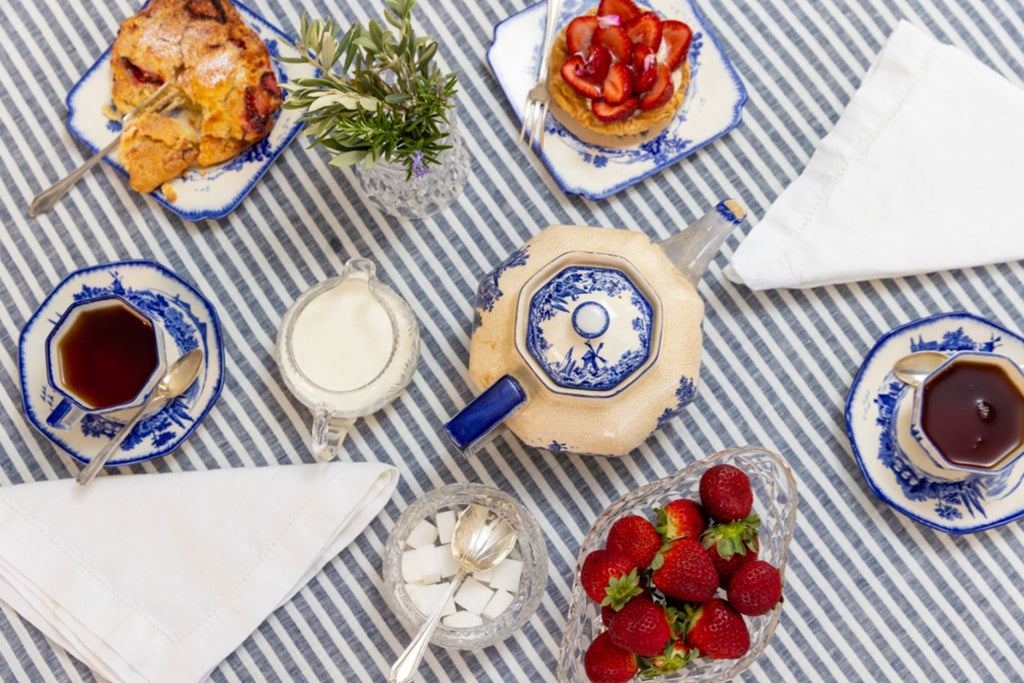 The simple pleasure of unfolding crisp cloth and delicately rolling napkins… - Salt Living