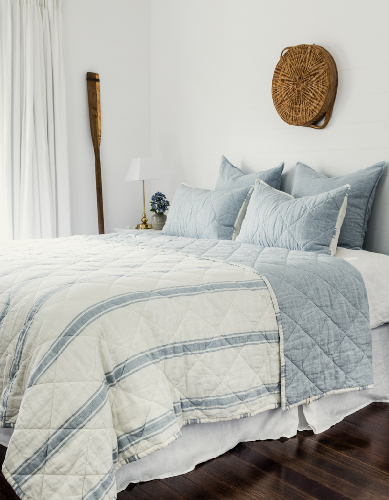 Reversible Quilt in French Blue Yarn Dyed – Linen Bedding