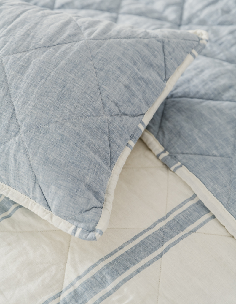 Reversible Quilt in French Blue Yarn Dyed – Linen Bedding