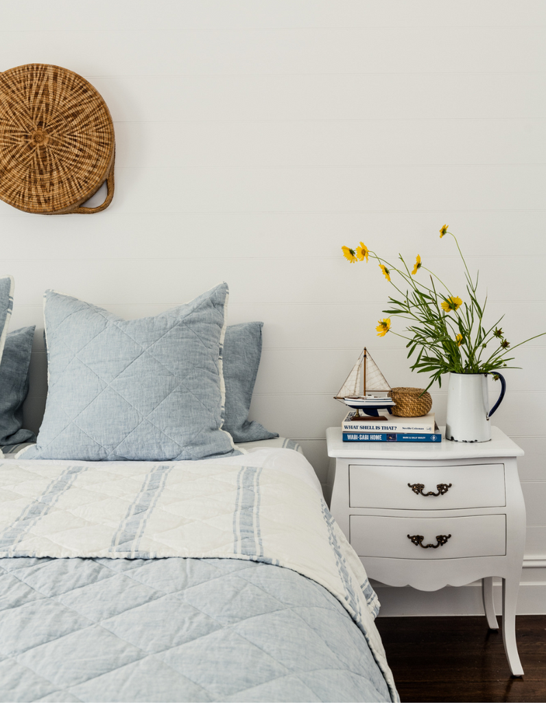 Reversible Quilt in French Blue Yarn Dyed – Linen Bedding