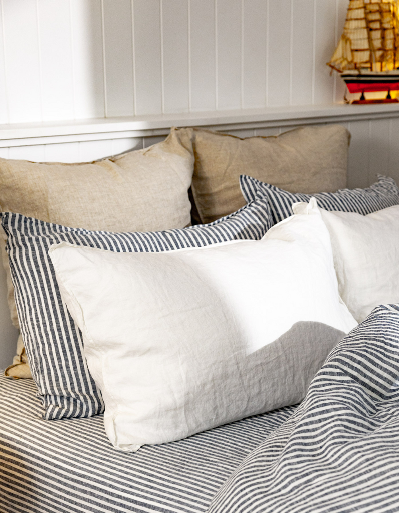 Pillowcase Set in White – Linen Bedding